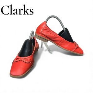 Clarks Women's Vibrant Red Loafers Size 7.5